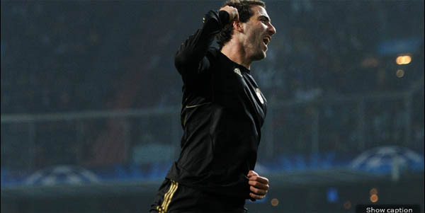 Kền kền bay cao, chỉ còn chờ "Siêu kinh điển".