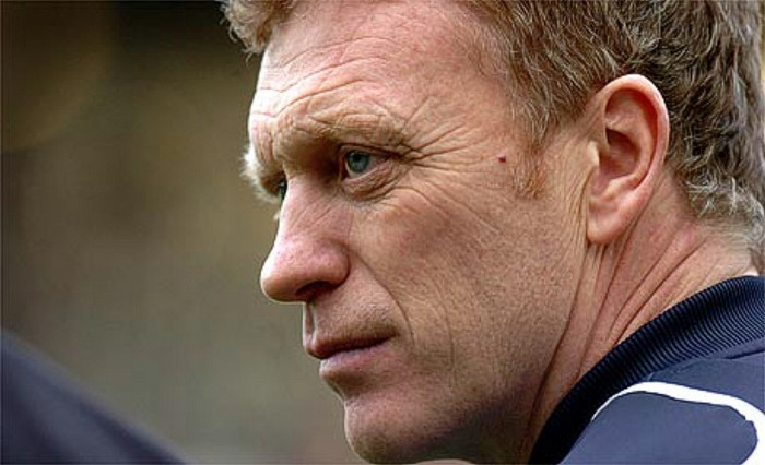 3. David Moyes: Điểm mạnh – Thành công lớn với một đội bóng tầm trung và ít tiền; Là bạn thân của chính Sir Alex; Hiểu tường tận cách điều hành một đội bóng; Biết cách gây sự tôn trọng từ các cầu thủ. Điểm yếu – Là dấu hỏi lớn nếu dẫn dắt một đội bóng tranh chức vô địch.