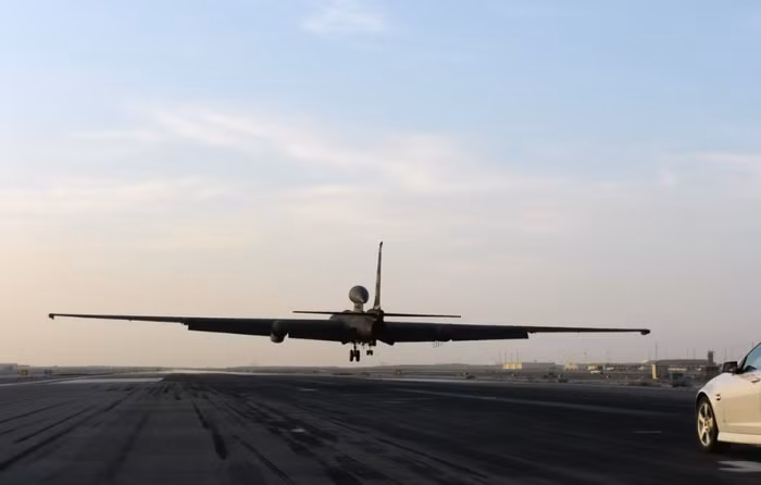 Trở về căn cứ sau chuyến bay tuần tra của máy bay do thám U-2.