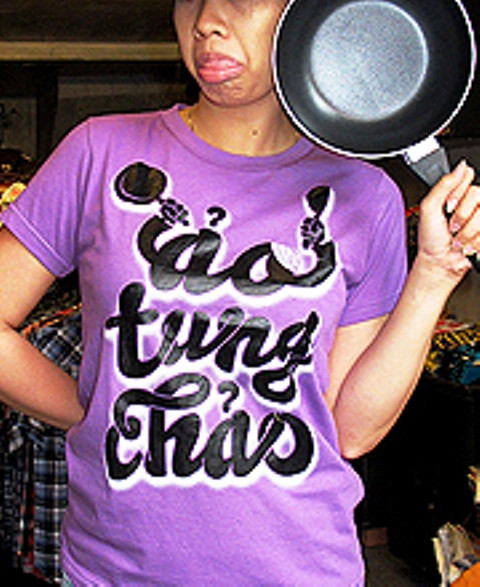 Bạn gái này chứng minh chiếc Chảo cũng có nhiều tác dụng! Bạn gái này chứng minh chiếc Chảo cũng có nhiều tác dụng!