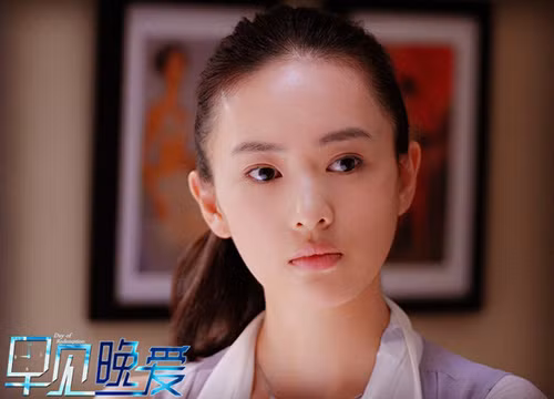 "Tiêu Chương Tử Di" xinh đẹp ở mọi góc quay