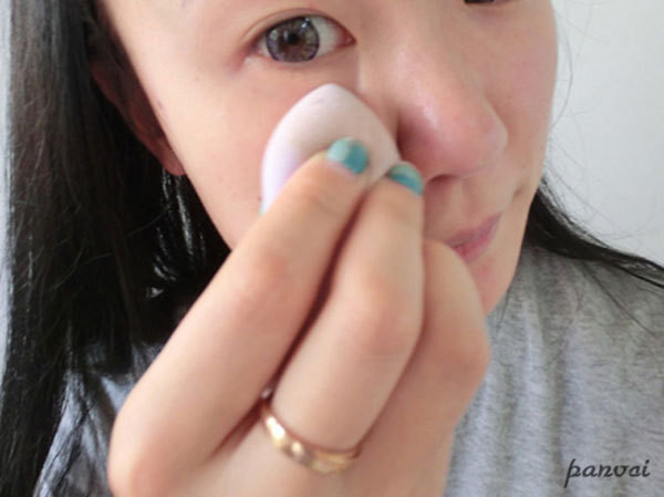 Đặc biệt chú ý vùng dưới mí mắt, thường mọi người rất dễ bị thâm quầng vào gây hiệu quả không tốt khi trang điểm mắt. Xem thêm: "Lên đời" nhan sắc nhờ trang điểm.