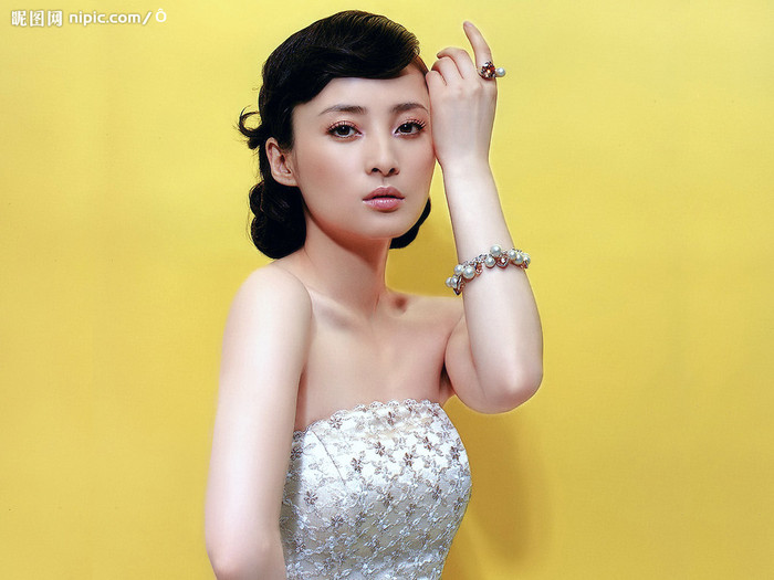 Bí quyết giảm béo của cô chính là Yoga, yoga rất nhẹ nhàng, tốt cho cơ thể, còn có tác dụng giảm sưng của phụ nữ có thai. Xem thêm: Phạm Băng Băng "khuân" tứ đại mỹ nữ Trung Hoa lên thảm đỏ Cannes