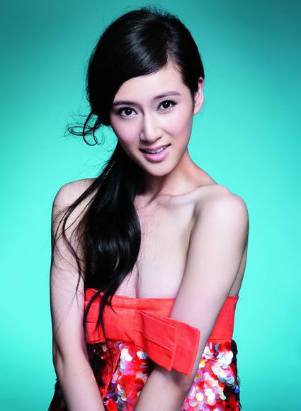 Triệu Kha, Học viện điện ảnh Bắc Kinh khóa 2001. Bí quyết giảm béo của cô chính là vận động. Xem thêm: Phạm Băng Băng "khuân" tứ đại mỹ nữ Trung Hoa lên thảm đỏ Cannes