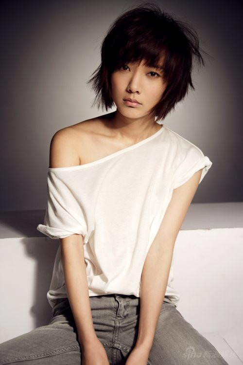 Vương Lạc Đan, Học viện điện ảnh Bắc Kinh khóa 2001. Phương thức giảm béo của cô chính là "giảm cân lười biếng". Buổi sáng ngủ dậy nhất định phải dùng bữa sáng, nếu không đối với việc giảm cân rất bất lợi. Bữa sáng có thể bắt đầu với bánh mỳ và sữa. Xem thêm: Phạm Băng Băng "khuân" tứ đại mỹ nữ Trung Hoa lên thảm đỏ Cannes