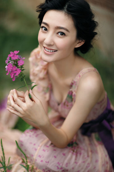 Nếu đã từng xem bộ phim "Mỹ nhân tâm kế" thì sẽ không thể quên được Vương Lệ Khôn. Với tuổi trẻ và tài năng, vị trí 35 cũng rất xứng đáng cho cô. (Ảnh: Sina) Xem thêm: Angela Baby : Mỹ nhân "dao kéo" đẹp nhất điện ảnh Hoa ngữ Nếu đã từng xem bộ phim "Mỹ nhân tâm kế" thì sẽ không thể quên được Vương Lệ Khôn. Với tuổi trẻ và tài năng, vị trí 35 cũng rất xứng đáng cho cô. (Ảnh: Sina) Xem thêm: Angela Baby : Mỹ nhân "dao kéo" đẹp nhất điện ảnh Hoa ngữ