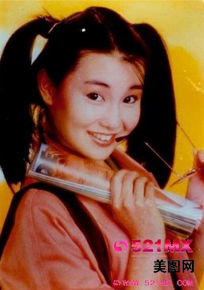 Cũng như bao thế hệ khác, khi ở tuổi đôi mươi, người đẹp Trương Mạn ngọc cũng rất nhí nhảnh, dễ thương với tóc hai bím. Ảnh: Baidu Xem thêm: Cơn sốt 'thiên sứ' 9X: Vẻ đẹp hiện đại hớp hồn phái mạnh Cũng như bao thế hệ khác, khi ở tuổi đôi mươi, người đẹp Trương Mạn ngọc cũng rất nhí nhảnh, dễ thương với tóc hai bím. Ảnh: Baidu Xem thêm: Cơn sốt 'thiên sứ' 9X: Vẻ đẹp hiện đại hớp hồn phái mạnh