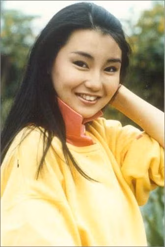 Sắc đẹp chính là điểm mạnh của cô, bắt đầu vào nghề với những vai diễn các cô gái xinh đẹp và không đòi hỏi cao về kĩ năng diễn xuất. Ảnh: Baidu Xem thêm: Cơn sốt 'thiên sứ' 9X: Vẻ đẹp hiện đại hớp hồn phái mạnh