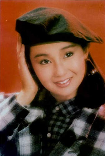 Sở hữu một đôi mắt có thần, một đôi môi tươi tắm cười rất có duyên, cùng khuôn mặt tròn mang đậm vẻ đẹp của người phụ nữ Á đông. Ảnh: Baidu Xem thêm: Cơn sốt 'thiên sứ' 9X: Vẻ đẹp hiện đại hớp hồn phái mạnh Sở hữu một đôi mắt có thần, một đôi môi tươi tắm cười rất có duyên, cùng khuôn mặt tròn mang đậm vẻ đẹp của người phụ nữ Á đông. Ảnh: Baidu Xem thêm: Cơn sốt 'thiên sứ' 9X: Vẻ đẹp hiện đại hớp hồn phái mạnh