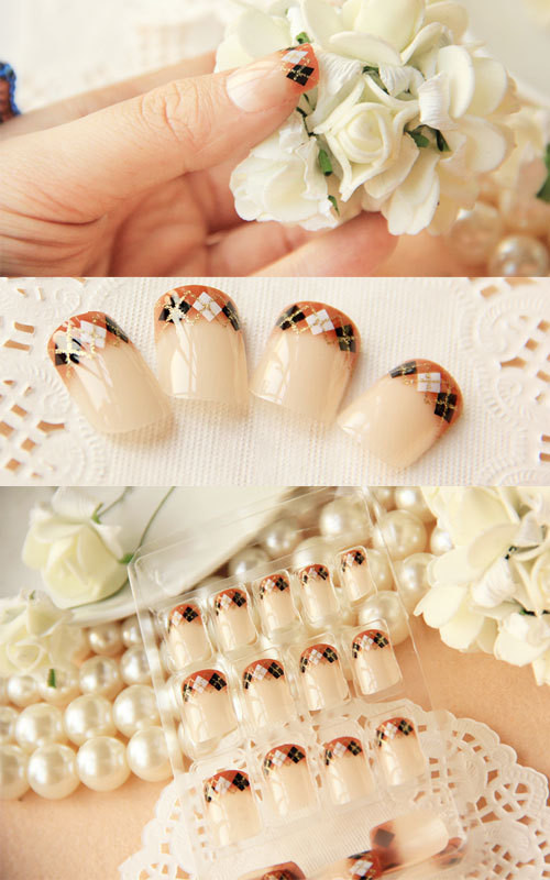 Nhẹ nhàng, tinh tế nhưng cũng không thiếu sự tao nhã, quý phái cho bàn tay xinh của bạn. Xem thêm: Ngày cưới, bạn nên sơn móng tay thế nào? Nhẹ nhàng, tinh tế nhưng cũng không thiếu sự tao nhã, quý phái cho bàn tay xinh của bạn. Xem thêm: Ngày cưới, bạn nên sơn móng tay thế nào?