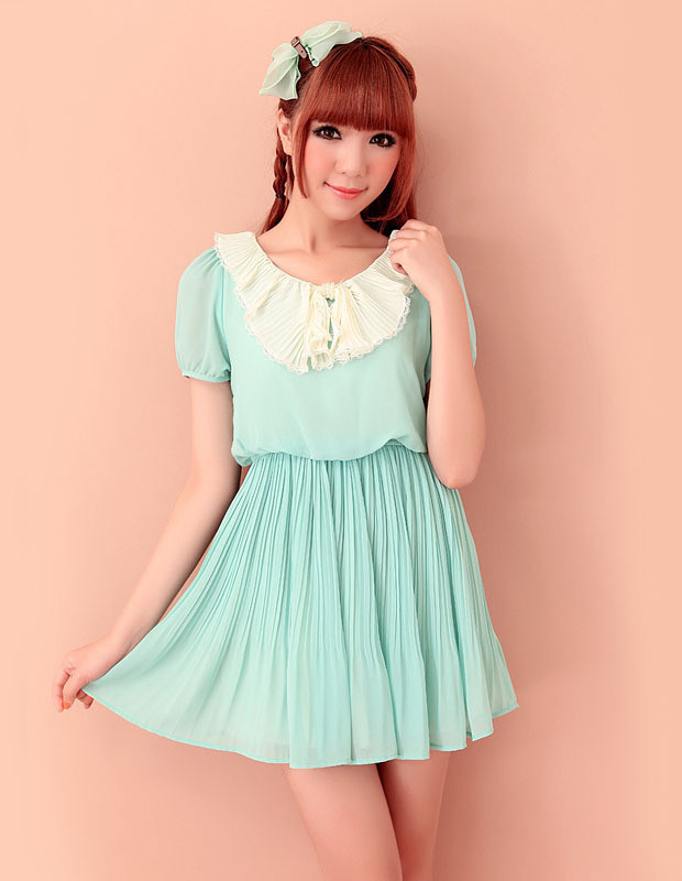 Chiếc váy nhẹ nhàng với những đường xếp li càng giúp bạn xinh xắn hơn. Xem thêm: 101 kiểu thời trang 'bước ra từ phòng ngủ' của Sao Chiếc váy nhẹ nhàng với những đường xếp li càng giúp bạn xinh xắn hơn. Xem thêm: 101 kiểu thời trang 'bước ra từ phòng ngủ' của Sao