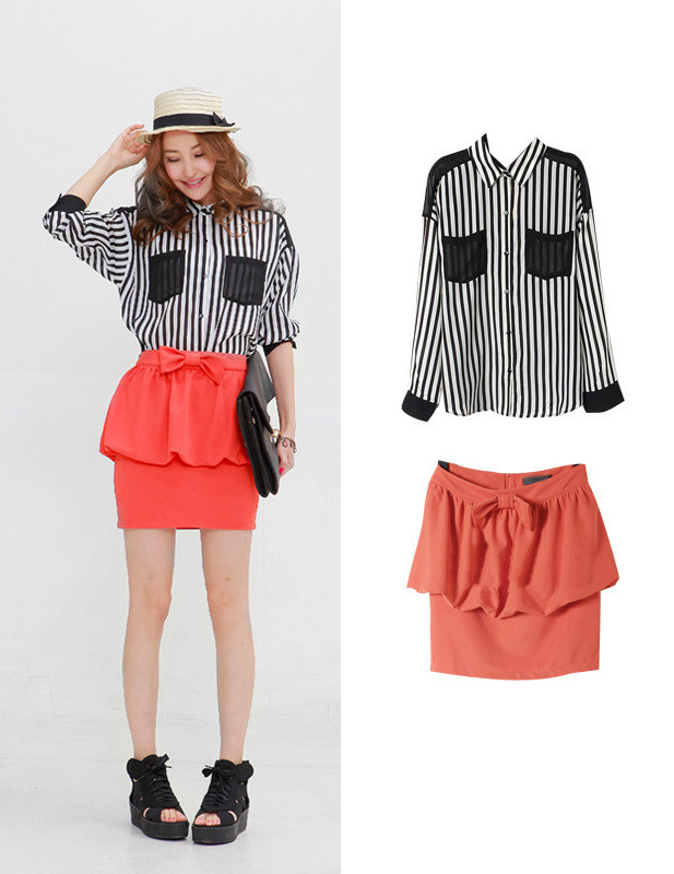 Một phong cách khá ấn tượng với áo sơ mi kín đáo và váy xếp tầng độc đáo, cho thấy bạn tuy diện váy nhưng vẫn rất cá tính. Xem thêm: 10 bộ váy đẹp là niềm mơ ước của thiếu nữ mọi thời đại Một phong cách khá ấn tượng với áo sơ mi kín đáo và váy xếp tầng độc đáo, cho thấy bạn tuy diện váy nhưng vẫn rất cá tính. Xem thêm: 10 bộ váy đẹp là niềm mơ ước của thiếu nữ mọi thời đại