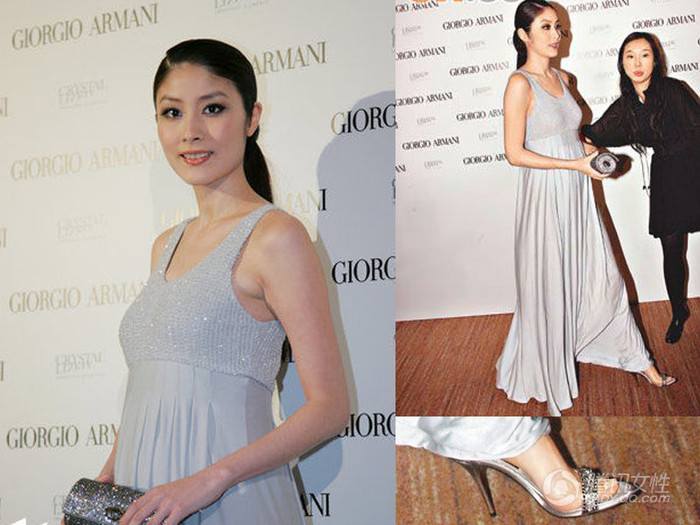 Sao nữ phong cách và thời trang không phải là hiếm, nhưng Sao vừa mang bầu vừa thời trang luôn khiến mọi người phải ngước nhìn, đặc biệt là trầm trò "kỹ năng" đi giày cao gót của những bà mẹ không sợ nguy hiểm này. Xem thêm: Phạm Băng Băng, Triệu Vy, Lâm Tâm Như: "bye bye... thời gái quê" Sao nữ phong cách và thời trang không phải là hiếm, nhưng Sao vừa mang bầu vừa thời trang luôn khiến mọi người phải ngước nhìn, đặc biệt là trầm trò "kỹ năng" đi giày cao gót của những bà mẹ không sợ nguy hiểm này. Xem thêm: Phạm Băng Băng, Triệu Vy, Lâm Tâm Như: "bye bye... thời gái quê"