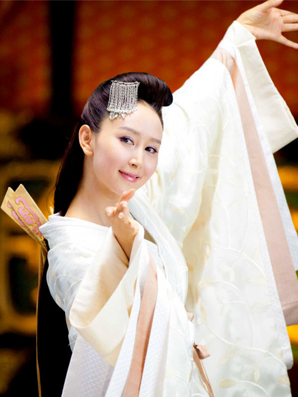 Vẻ đẹp mỹ miều, đằm thắm của người đẹp như một thế mạnh riêng khiến cô chinh phục khán giả qua mỗi tập phim. Xem thêm: Ảnh hiếm: Chặng đường nhan sắc của "nữ thần mắt tím" Elizabeth Taylor Vẻ đẹp mỹ miều, đằm thắm của người đẹp như một thế mạnh riêng khiến cô chinh phục khán giả qua mỗi tập phim. Xem thêm: Ảnh hiếm: Chặng đường nhan sắc của "nữ thần mắt tím" Elizabeth Taylor