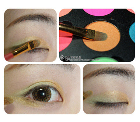 Tiếp theo chọn màu vàng cam đánh phủ lên từ hốc mắt đến hơn nửa mí mắt.Đồng thời cũng đánh 2/3 phần mí mắt dưới kéo dài ra phía sau đuôi mắt. Tiếp theo chọn màu vàng cam đánh phủ lên từ hốc mắt đến hơn nửa mí mắt.Đồng thời cũng đánh 2/3 phần mí mắt dưới kéo dài ra phía sau đuôi mắt.