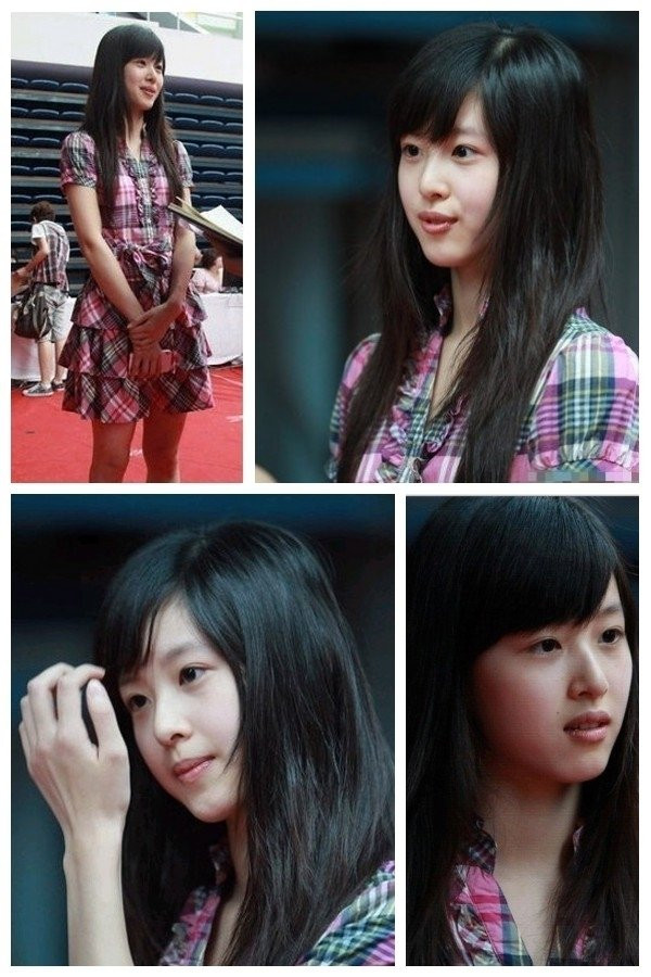 Gương mặt mộc xinh xắn tự nhiên của cô rất giống với đàn chị Lưu Diệc Phi, nhất là đôi mắt. (Ảnh: QQ) Xem thêm: Ngẩn ngơ ngắm Teen thời trang rạng rỡ bên hoa cải