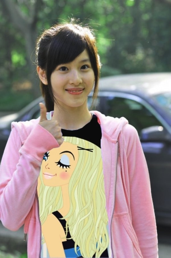 Có thể thấy hình tượng của Chương Trạch Thiên như một Lưu Diệc Phi thứ hai,mang lại cho mọi người cảm giác tĩnh lặng, nhẹ nhàng. (Ảnh: QQ) Xem thêm: Ngẩn ngơ ngắm Teen thời trang rạng rỡ bên hoa cải