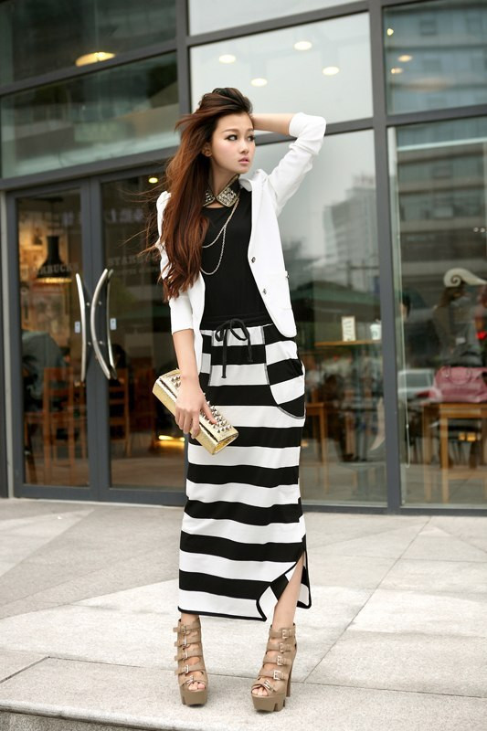 Chiếc váy dài giúp mỗi bước đi của bạn điệu đà hơn cùng áo khoác sẽ càng thời thượng và cuốn hút hơn. Xem thêm: Điệu-đẹp-thanh lịch: sơ mi thời trang Zara Chiếc váy dài giúp mỗi bước đi của bạn điệu đà hơn cùng áo khoác sẽ càng thời thượng và cuốn hút hơn. Xem thêm: Điệu-đẹp-thanh lịch: sơ mi thời trang Zara