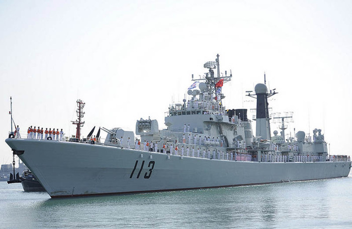 Tàu đã được trang bị 02 hệ thống vũ khí đánh gần Type 730, 04 ống phóng tên lửa đối hạm C-802, 08 ống phóng tên lửa phòng không HQ-7 với 6 quả nạp sẵn và 16 qua dự phòng, 01 pháo nòng đôi 100 mm Type H/PJ33A và 02 ống phóng ngư lôi chống ngầm Yu-7.