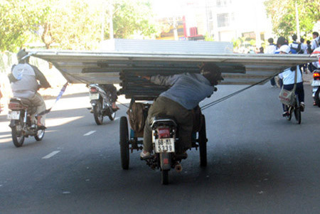 Tay lái siêu đẳng. Tay lái siêu đẳng.