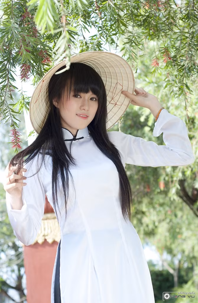 Trần Khánh Linh được dự đoán là người đoạt ngôi Nữ sinh trong mơ Việt Nam 2012