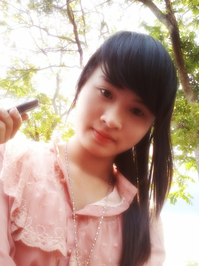 Nguyễn Thị Kim Anh (148) đang là một trong số những thí sinh có lượt giở ảnh cao