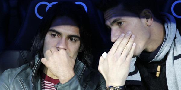 Falcao không thể thi đấu vì chấn thương. Falcao không thể thi đấu vì chấn thương.