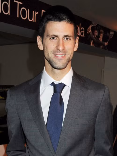 Djokovic cũng chả kém cạnh Nadal về độ điển trai.