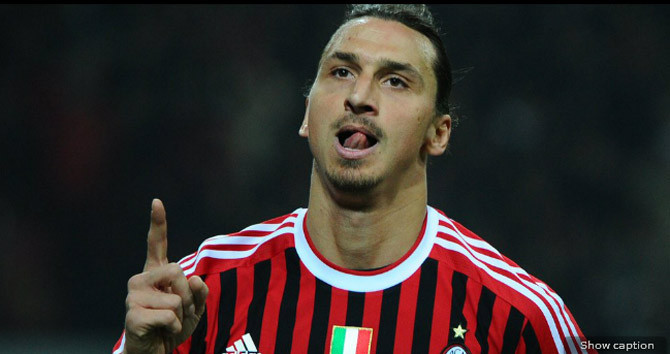 Ibra sút tung lưới đội bóng cũ. Ibra sút tung lưới đội bóng cũ.