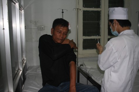 Nạn nhân phải khâu 7 mũi ở đầu sau va chạm