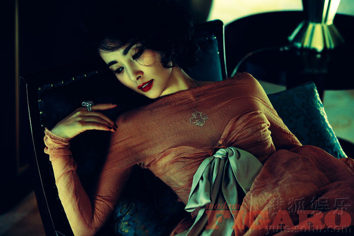 Trong phiên bản game, Ada Wong là một điệp viên bí mật, xảo quyệt của tổ chức hùng mạnh và bí ẩn mang tên Organization. Trong phiên bản game, Ada Wong là một điệp viên bí mật, xảo quyệt của tổ chức hùng mạnh và bí ẩn mang tên Organization.