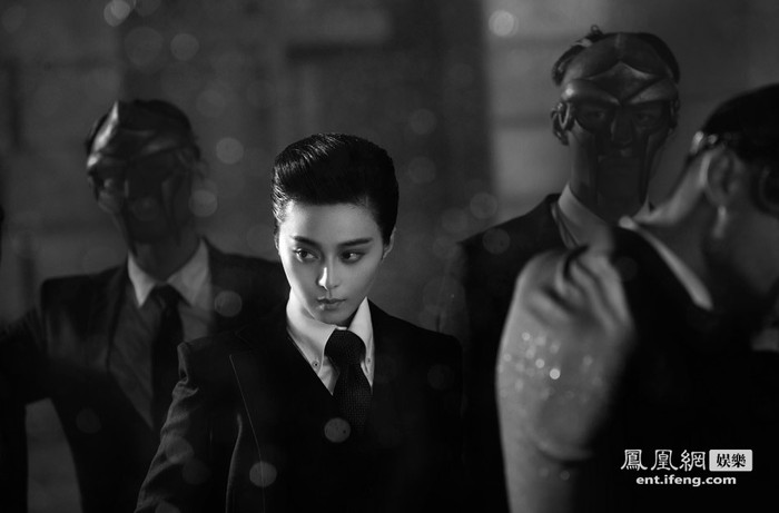 Không ít lần xuất hiện với vẻ ngoài nam tính trên các tạp chí danh tiếng như GQ hay Esquire, một lần nữa, người hâm mộ được chiêm ngưỡng hình ảnh lạ lẫm và thú vị của kiều nữ họ Phạm.