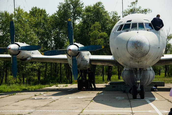 Máy bay tuần tra, chống tàu ngầm Il-38 thuộc các phi đội chống ngầm của trung đoàn 289, Hạm đội Thái Bình Dương, Nga. Máy bay tuần tra, chống tàu ngầm Il-38 thuộc các phi đội chống ngầm của trung đoàn 289, Hạm đội Thái Bình Dương, Nga.