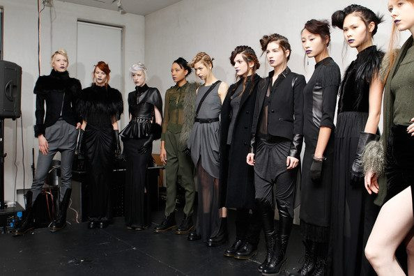 Trong khuôn khổ Tuần lễ thời trang New York, Huyền Trang còn tham gia trình diễn cho BST Ready to wear Thu/Đông 2012/2013 của NTK đình đám Stephen Burrows nên hình ảnh của cô lại tiếp tục được xuất hiện trên Vogue - tạp chí thời trang hàng đầu thế giới (Huyền Trang đứng thứ 3 từ phải sang). Trong khuôn khổ Tuần lễ thời trang New York, Huyền Trang còn tham gia trình diễn cho BST Ready to wear Thu/Đông 2012/2013 của NTK đình đám Stephen Burrows nên hình ảnh của cô lại tiếp tục được xuất hiện trên Vogue - tạp chí thời trang hàng đầu thế giới (Huyền Trang đứng thứ 3 từ phải sang).