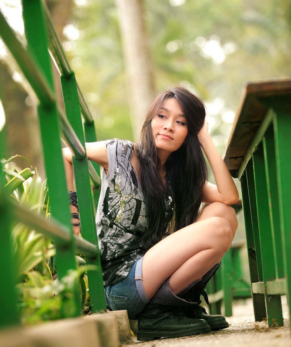 Sau thời gian dài im hơi lặng tiếng, cô cháu gái của A2 Lam Trường đã quay trở lại với việc giới thiệu đến mọi người sound track của bộ phim "Lệ phí tình yêu". Phần nhạc phim này được Minh Thư thực hiện khá ngẫu hứng. (Theo Dân tin) Sau thời gian dài im hơi lặng tiếng, cô cháu gái của A2 Lam Trường đã quay trở lại với việc giới thiệu đến mọi người sound track của bộ phim "Lệ phí tình yêu". Phần nhạc phim này được Minh Thư thực hiện khá ngẫu hứng. (Theo Dân tin)