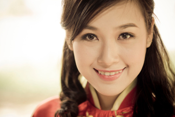 Miss Ngôi Sao 2010 Tố Quyên dịu dàng trong sáng với tà áo dài (Theo Ngôi Sao) Miss Ngôi Sao 2010 Tố Quyên dịu dàng trong sáng với tà áo dài (Theo Ngôi Sao)