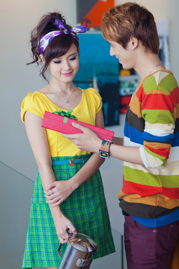 Anh chàng mang đến tặng nhưng vẫn bị từ chối Anh chàng mang đến tặng nhưng vẫn bị từ chối