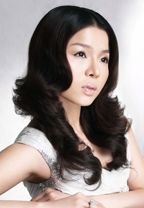 Lệ Quyên chia sẻ trong bài phỏng vấn gần nhất trên Infonet: "Tôi đã từng bị khán giả đuổi xuống sân khấu" (Theo Infornet) Lệ Quyên chia sẻ trong bài phỏng vấn gần nhất trên Infonet: "Tôi đã từng bị khán giả đuổi xuống sân khấu" (Theo Infornet)