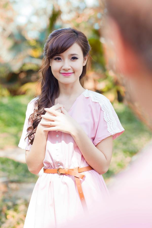 Chàng xuất hiện thật ngọt ngào bên chùm bóng bay Chàng xuất hiện thật ngọt ngào bên chùm bóng bay