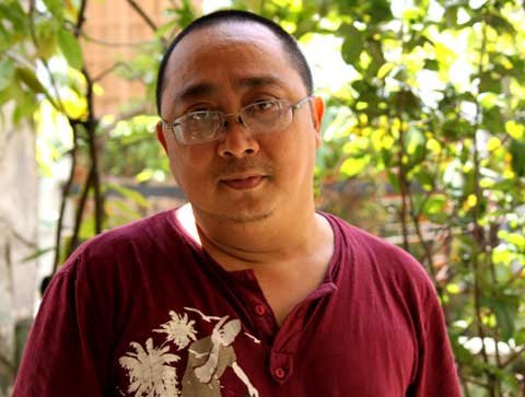 “Nghệ sĩ giờ nhan nhản sự bất tài và thiếu tự trọng” - Nhạc sĩ Tuấn Khanh thẳng thắn lên tiếng về những câu chuyện không tử tế trong làng nhạc Việt, nơi người ta đánh tráo khát khao thực dụng với lòng đam mê nghệ thuật. (Theo VietNamNet)