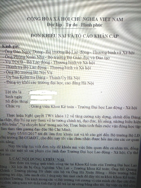 Đơn khiếu nại của ông Đ.V.L. gửi đến các cơ quan chức năng đòi lại quyền lợi, sự công bằng sau 10 năm công tác đã bị chấm dứt hợp đồng lao động được cho là bất hợp lý? (ảnh nguồn Giáo dục Việt Nam) Đơn khiếu nại của ông Đ.V.L. gửi đến các cơ quan chức năng đòi lại quyền lợi, sự công bằng sau 10 năm công tác đã bị chấm dứt hợp đồng lao động được cho là bất hợp lý? (ảnh nguồn Giáo dục Việt Nam)