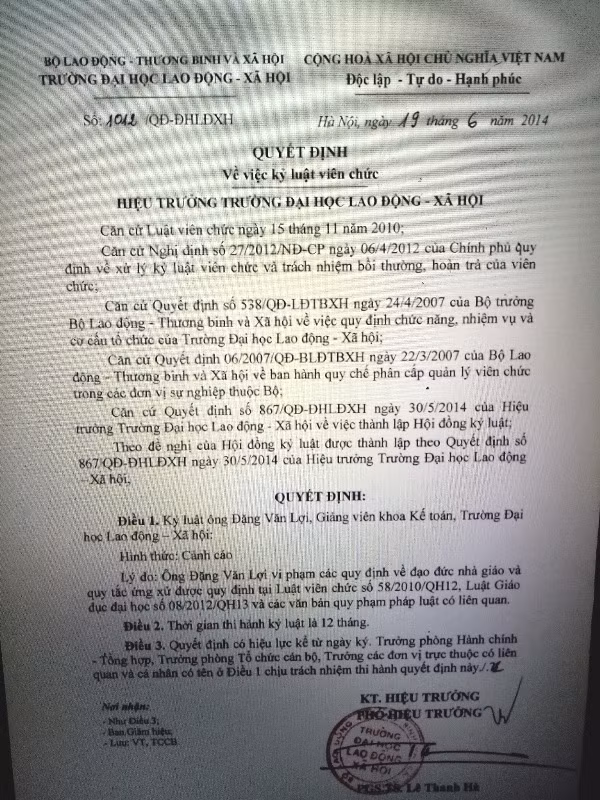 Quyết định 1012/QĐ-ĐHLĐXH, ngày 19/06/2014 về việc kỷ luật viên chức đối với ông Đặng Văn Lợi với mức kỷ luật cảnh cáo vì lý do vi phạm quy định về đạo đức nhà giáo và quy tắc ứng xử (ảnh nguồn Giáo dục Việt Nam)
