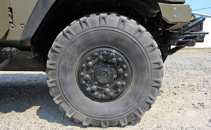 Ngày 14 tháng 3 năm 2012, thư ký báo chí của Bộ trưởng Bộ Quốc phòng Liên bang Nga Irina Kovalchuk cho biết Quân đội Nga sẽ nhận được 57 chiếc Rys đầu tiên đến hết năm 2012. Hiện hai chiếc Rys đầu tiên sau khi thử nghiệm thành công đã được biên chế trong Lữ đoàn đặc nhiệm số 10, Quân đội Nga.