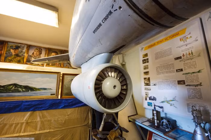 Động cơ phản lực R95-300 nằm ở phía đuôi của tên lửa.