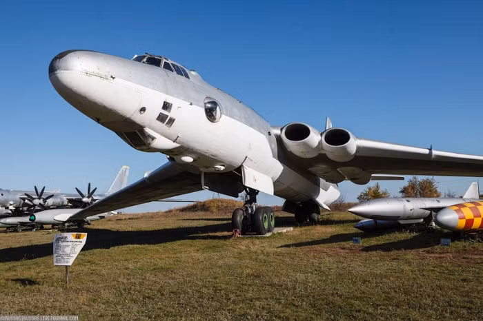 Máy bay chở dầu lớn nhất thế giới 3MS-2.