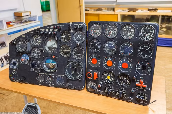 Hình ảnh cận cảnh bảng điều khiển của máy bay ném bom Tu-160.