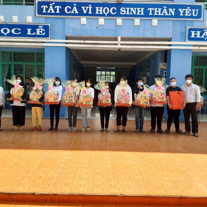 Tất cả vì học sinh thân yêu là không để sót học trò không có Tết