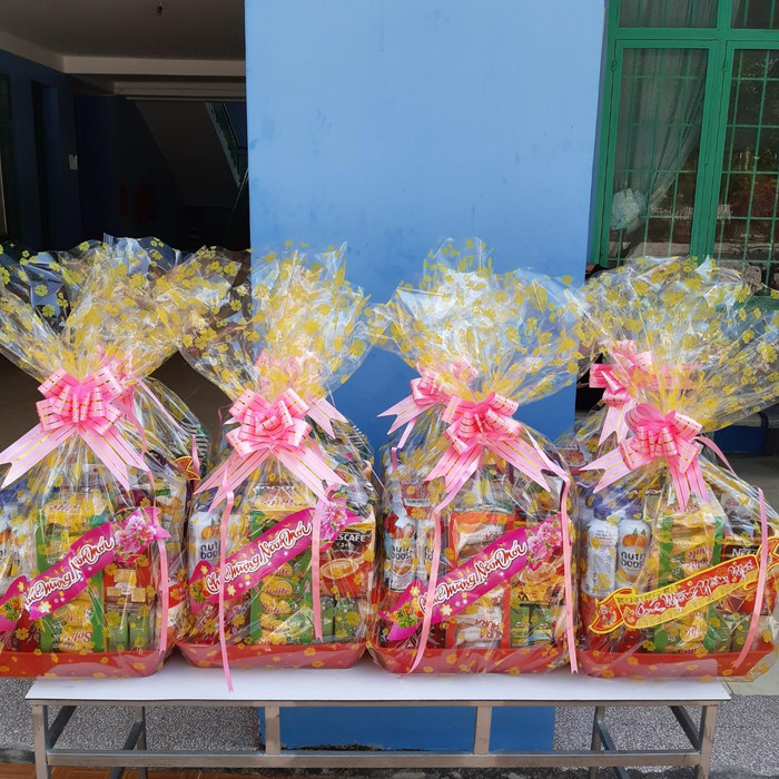 Những món quà Tết Nhâm Dần thầy cô Trường Trung học cơ sở Bưng Riềng chuẩn bị tặng học trò