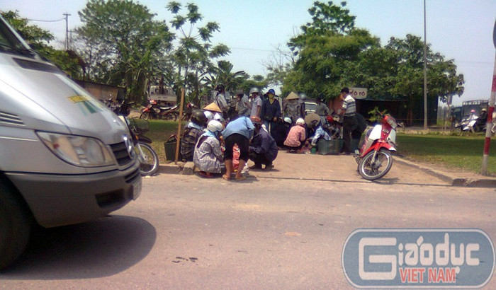 Chợ thịt ôi họp ngang nhiên Chợ thịt ôi họp ngang nhiên