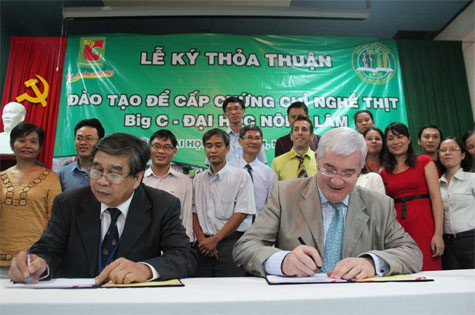 Lễ ký kết giữa hệ thống siêu thị Big C và trường ĐH Nông Lâm TP.HCM Lễ ký kết giữa hệ thống siêu thị Big C và trường ĐH Nông Lâm TP.HCM